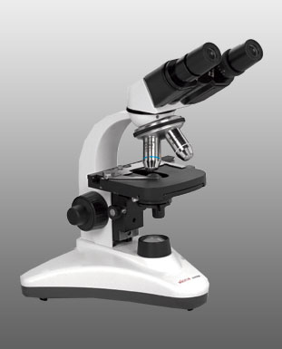 Le microscope d'étudiant en biologie